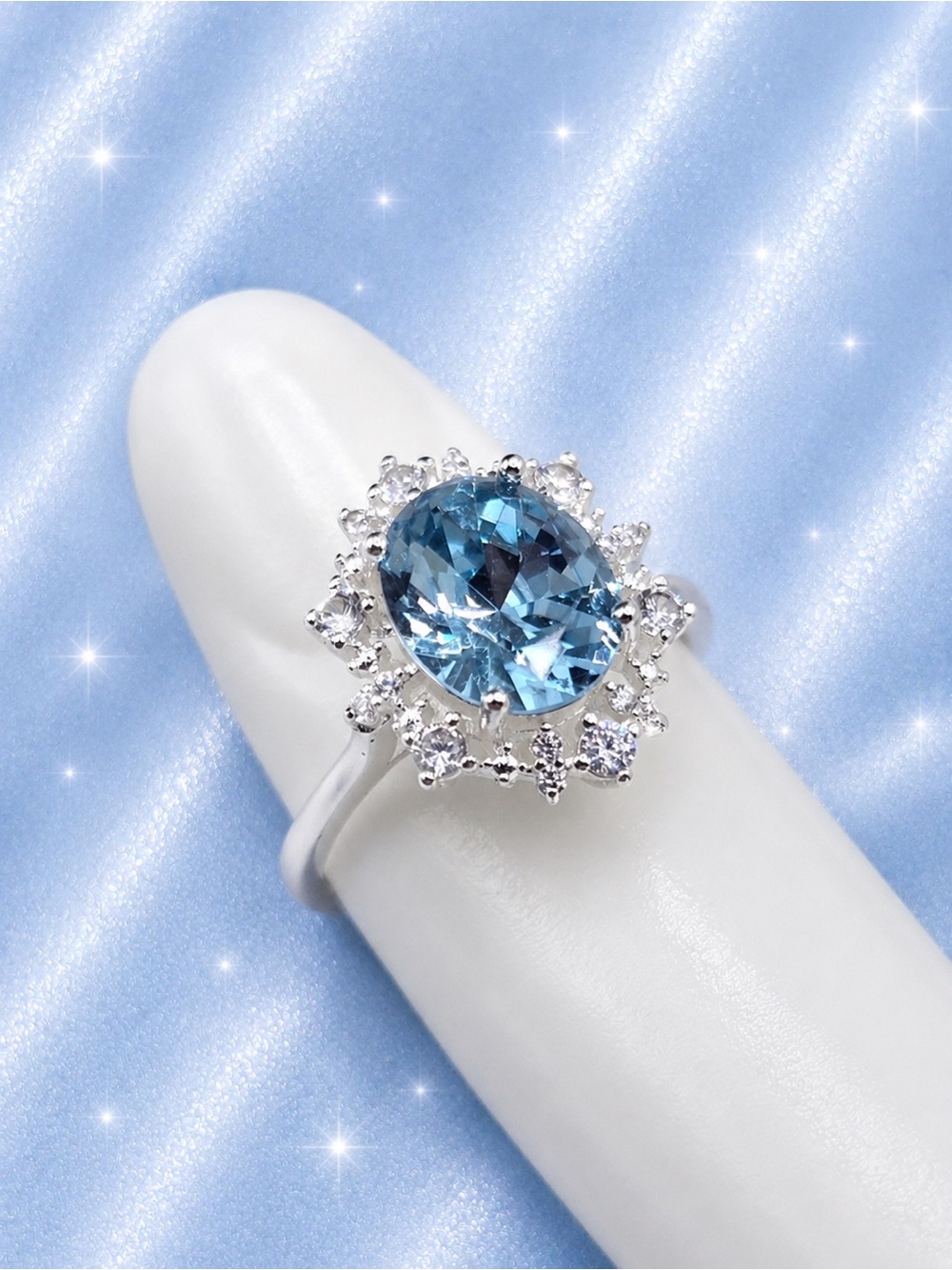 Swarovski Light Sapphire Blue Statement Ring with Clear Crystals Size 8 Silver - Picture 10 of 10